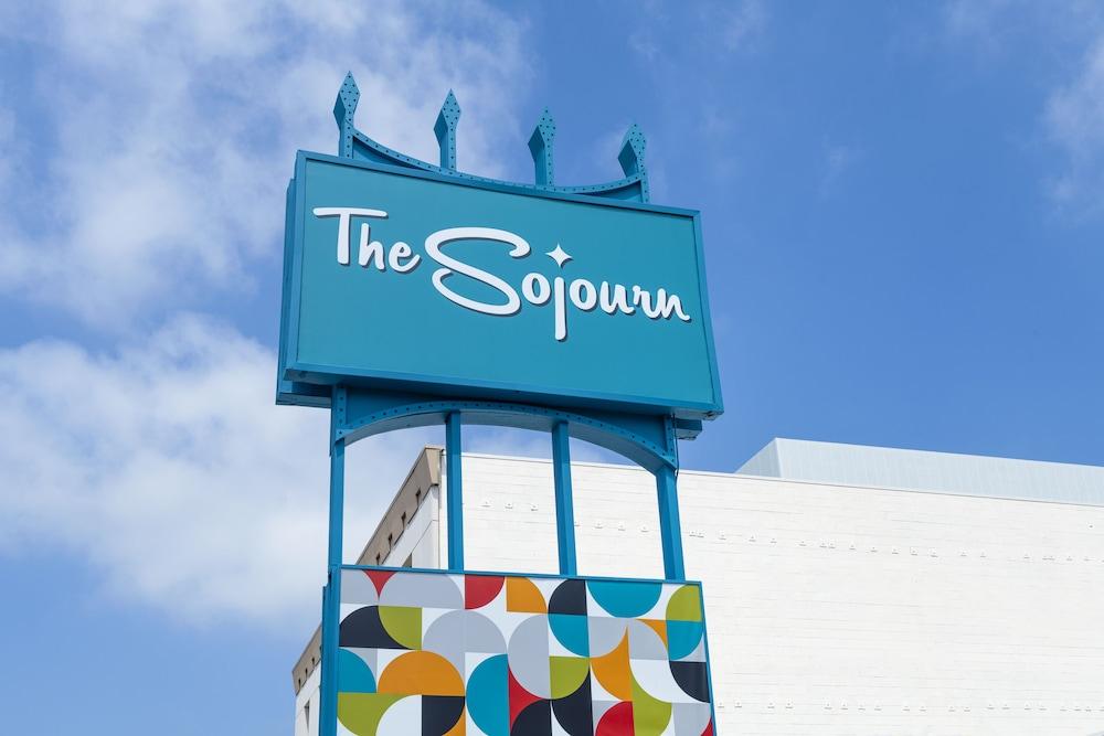 The Sojourn Los Angeles – Sherman Oaks, Los Angeles, CA : -31% during the  day 