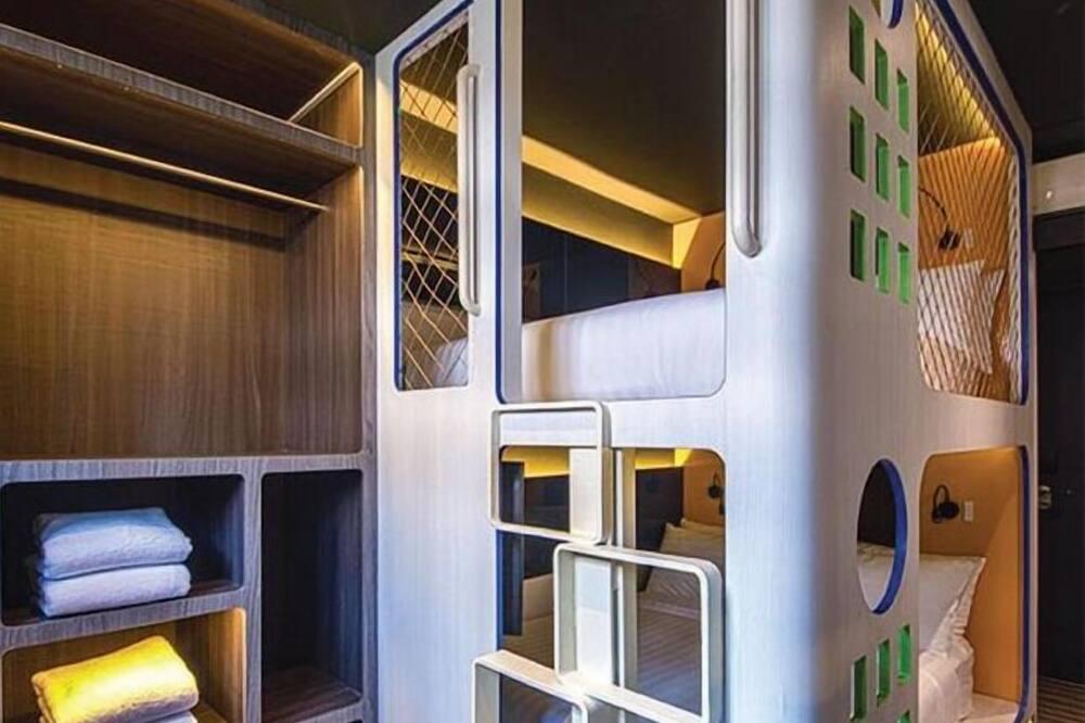 Cube Family Boutique Capsule Hotel Chinatown in Singapore