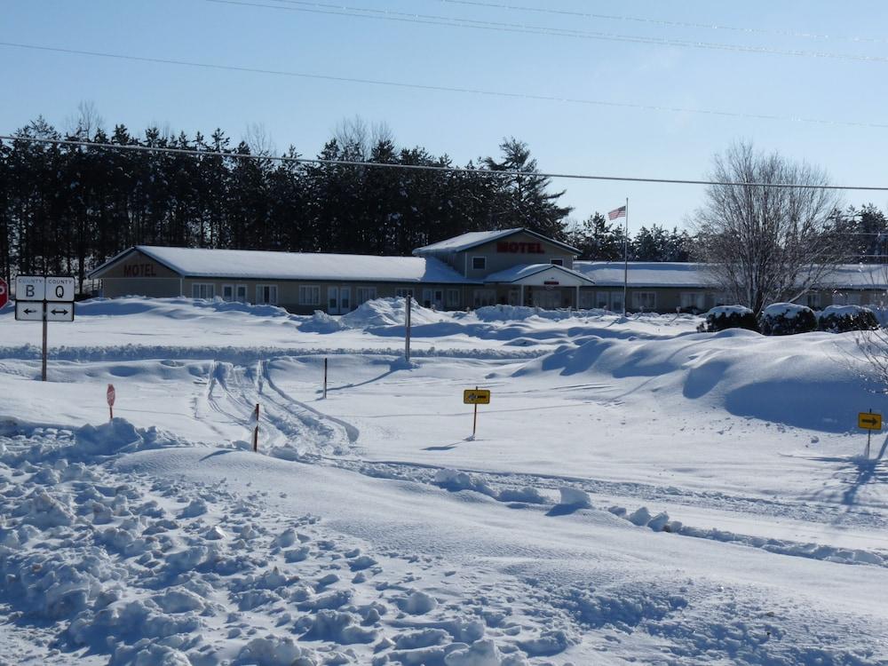 Country Villa Motel in Chippewa Falls the United States from C